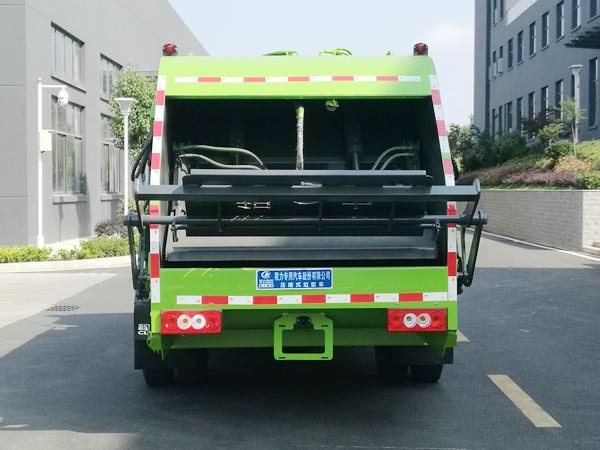 8方時代領(lǐng)航壓縮垃圾車 CLW5080ZYSB6型壓縮式垃圾車